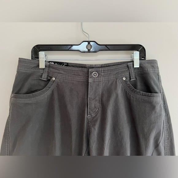 Kuhl Mountain Culture Splash Roll-Up Cargo Hiking Pants in Dark Gray, size 12 - Picture 5 of 12